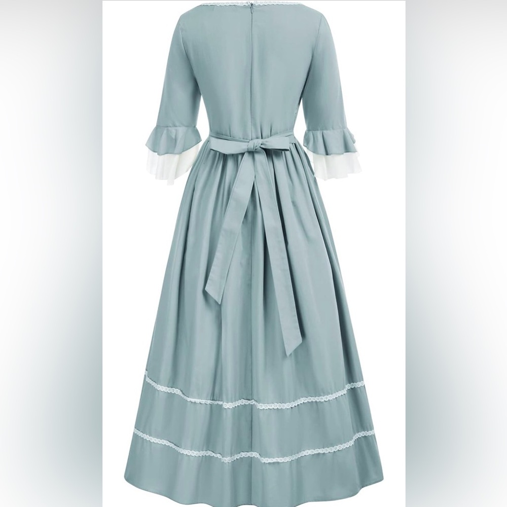 Elegant Silver Zippered Garment - Picture 4 of 7
